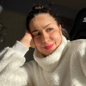 Meet your Posher, Nakisa